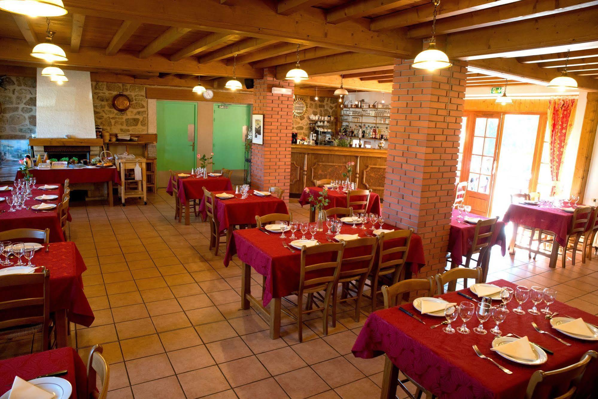 Domaine De La Plagnette Hotel Les Salles Bagian luar foto