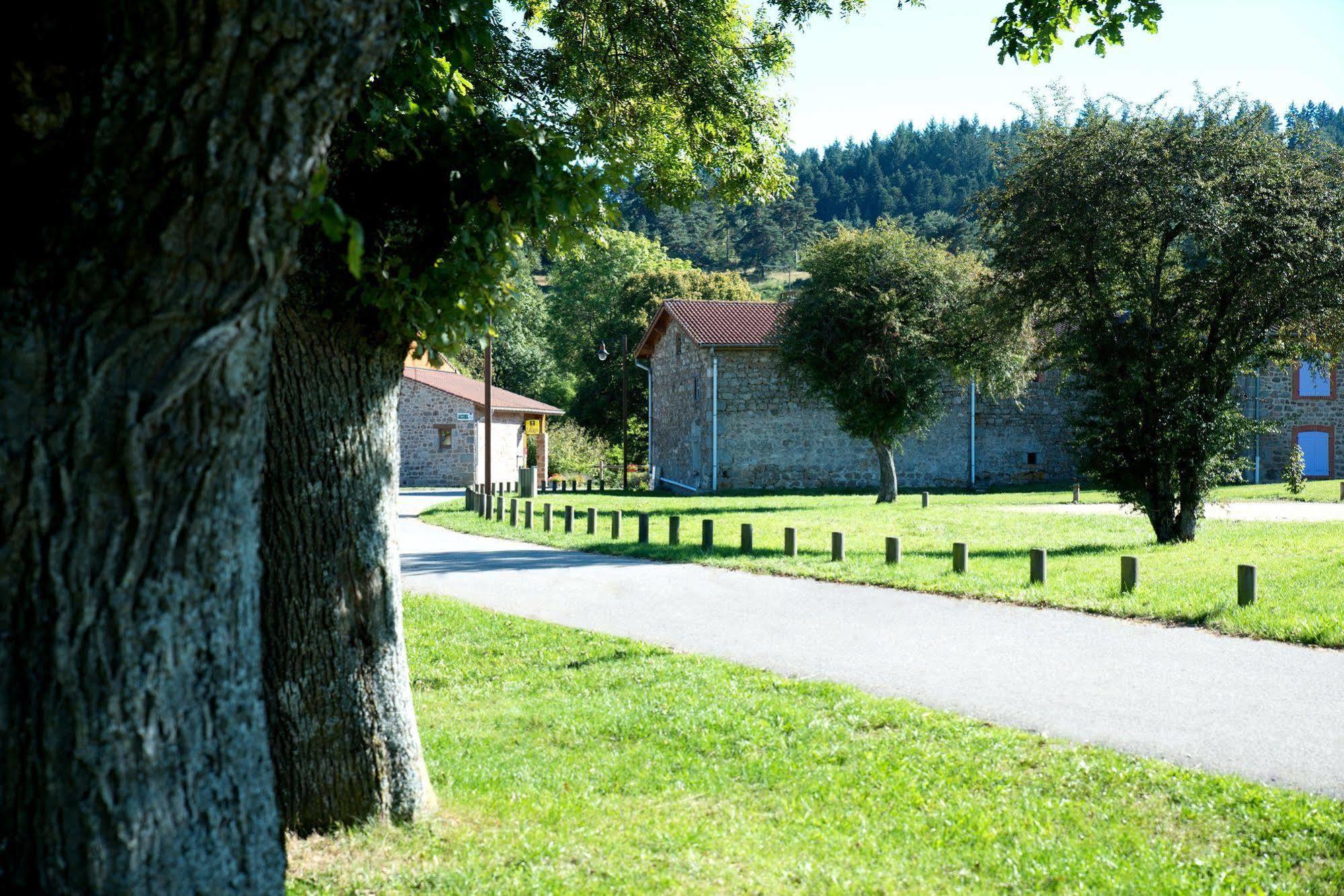 Domaine De La Plagnette Hotel Les Salles Bagian luar foto